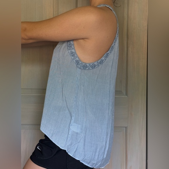 High neck striped Flowy tank top - Picture 5 of 8